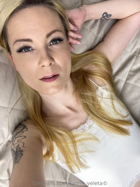 巨乳熟女オンリーファンズ ポルノグラフィック 写真