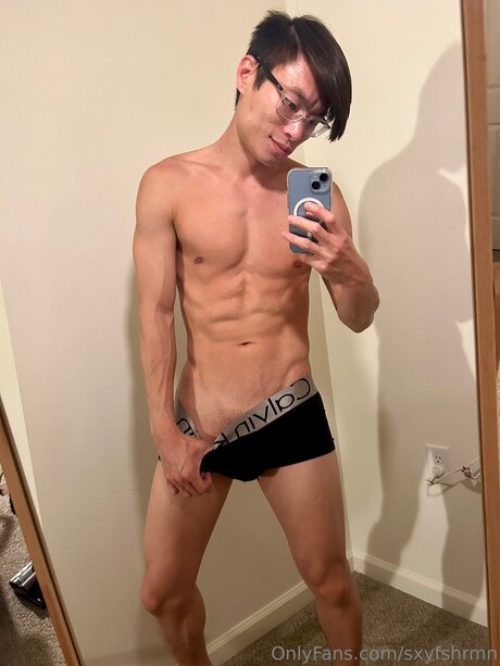 日本のティーンオンリーファン セクシーヌード 写真