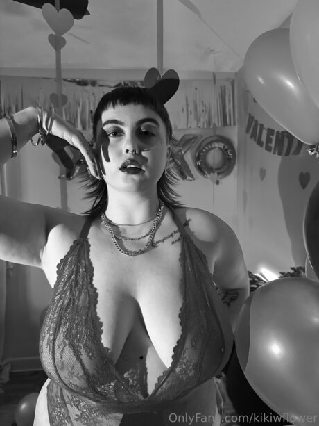 熟女オーガズムオンリーファンズ ポルノ ギャラリー