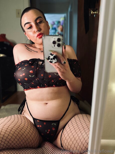 かわいいアナルオンリーファンズ ヌード 写真