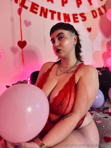 Kikiwflower エロティックなポルノスター 写真