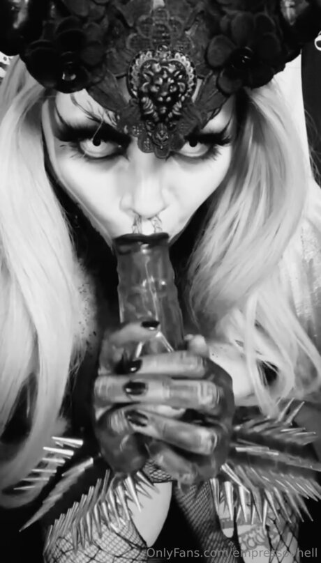 Empressovhell ポルノ女優 ギャラリー