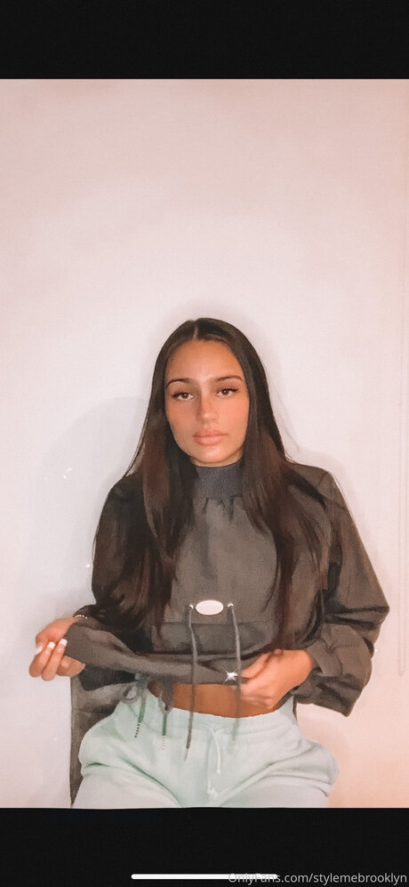 乳首 オンリーファンズ ポルノ アーカイブ