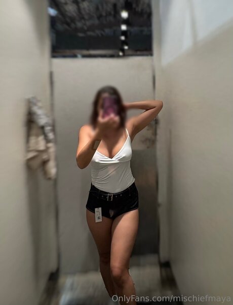 Mischiefmaya 美しい女優 写真