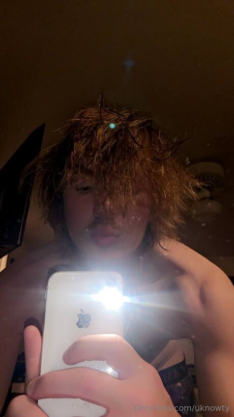 Uknowty セクシーなスター 写真