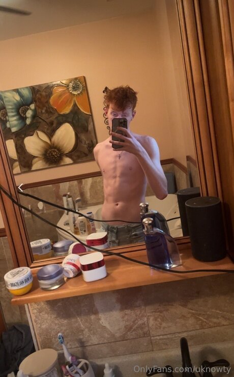 Uknowty 限定モデル 画像