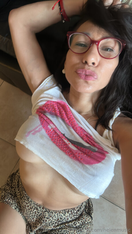 Helenmusic エロティックなポルノスター 画像