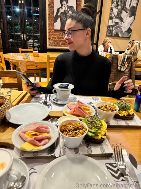 Albagomez 最高のスター 写真