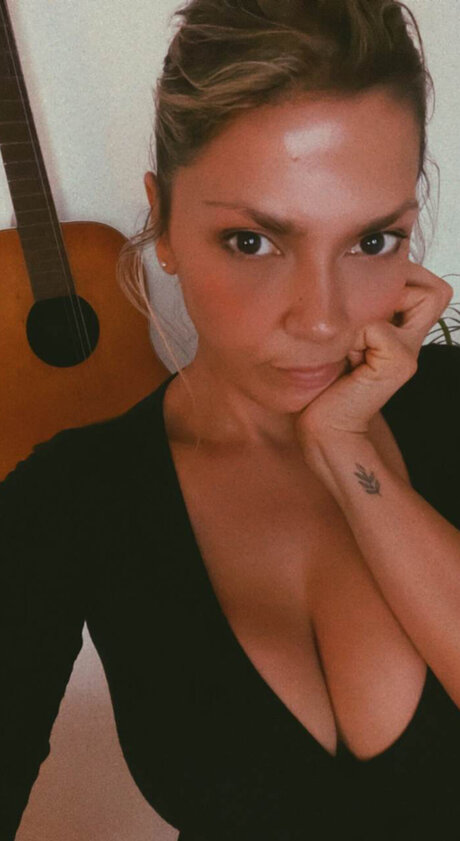 スペードのクイーン オンリーファンズ ポルノ 画像