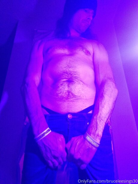 Bruceleesings30 ポルノモデル 写真