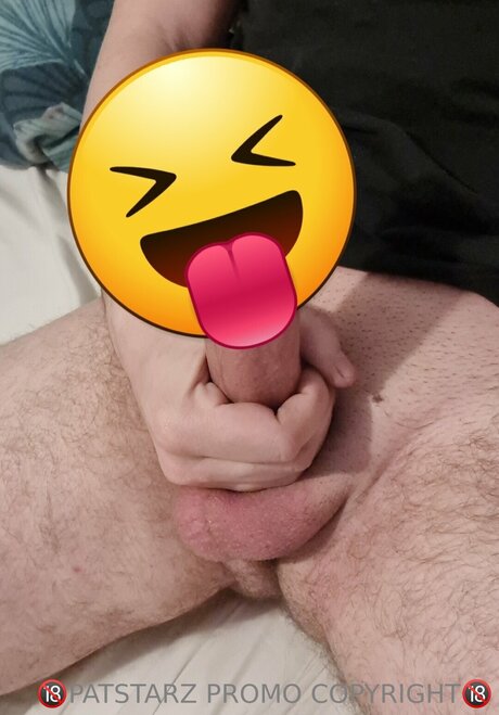 パイズリ オンリーファンズ ホット裸 写真