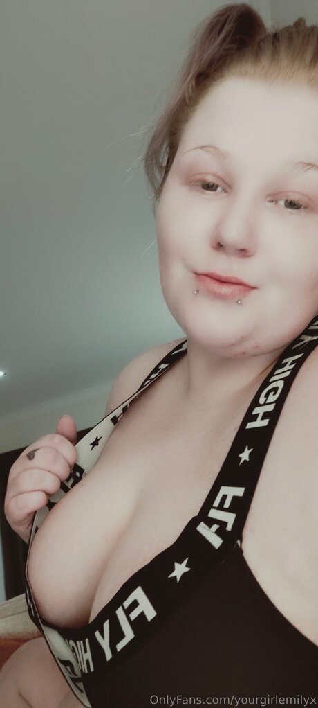 Yourgirlemilyx ポルノスター アート 写真