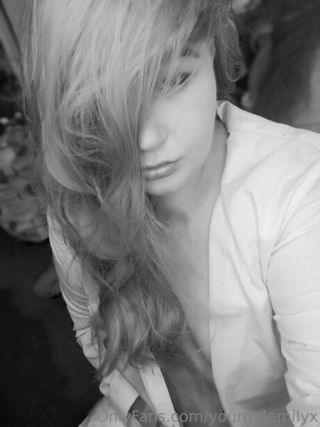 Yourgirlemilyx アダルトスター ギャラリー