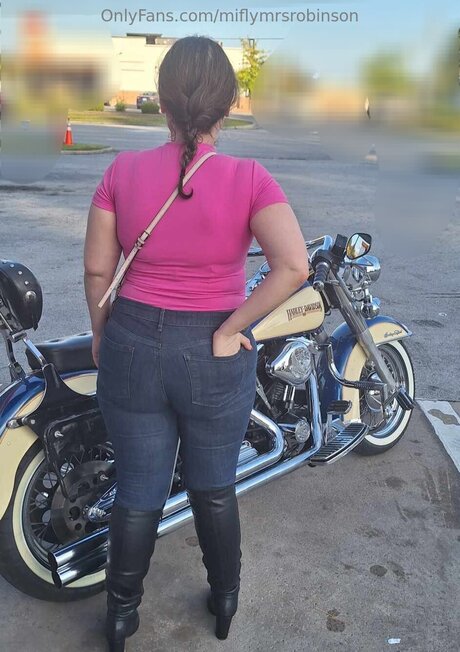 Miflymrsrobinson 完璧なモデル 写真