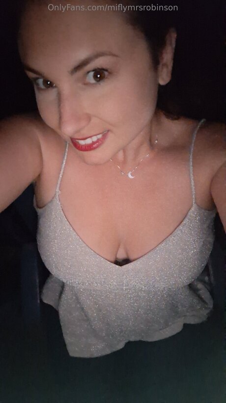 Miflymrsrobinson アダルト女優 アーカイブ