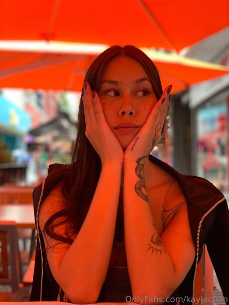 ワークアウト オンリーファンズ セクシー裸 写真