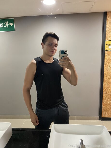 カップルのオンリーファンズ 無料ポルノ 画像