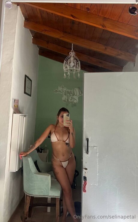 Selinapetal スター 裸 写真