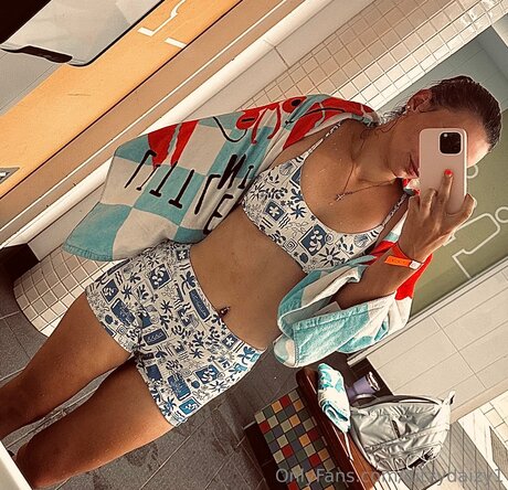 アジアン潮吹き オンリーファンズ 無料エロ アーカイブ