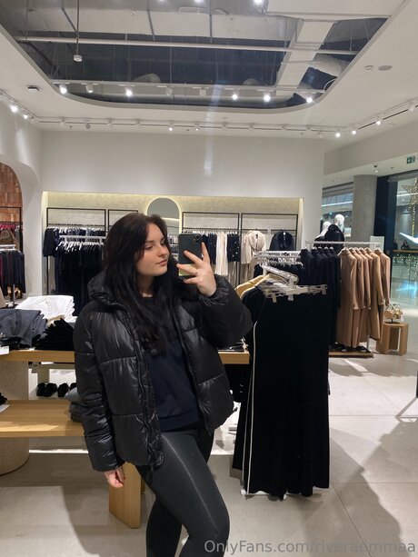 Riveraemmaa ポルノスター 画像