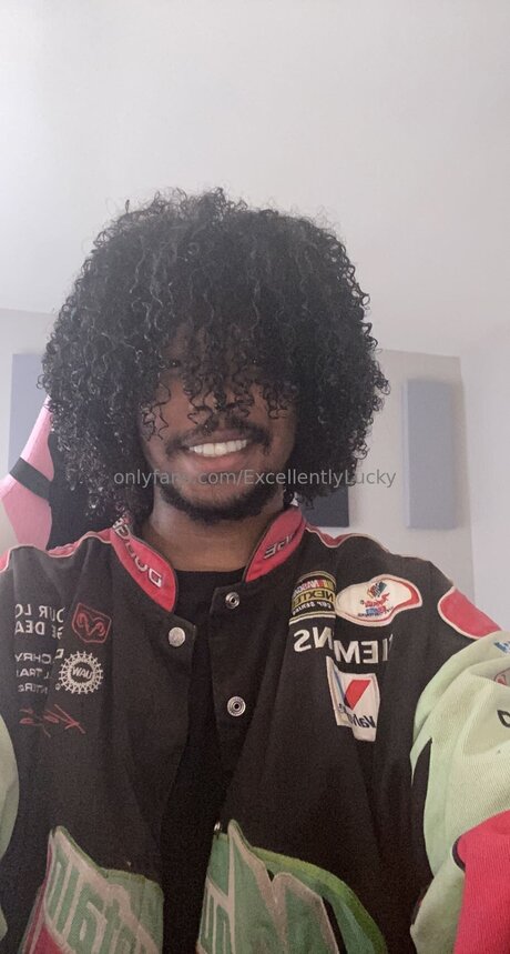 Excellentlylucky セクシーなスター 写真