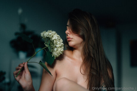 肉厚熟女オンリーファンズ ヌード 写真