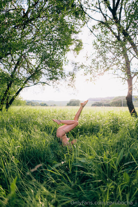 Parubocha I 完璧なポルノスター 写真