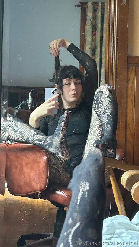 Alleycatnai アダルトモデル 写真