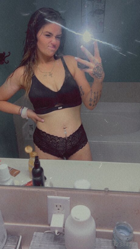 濃厚なヌードオンリーファンズ アートヌード 画像