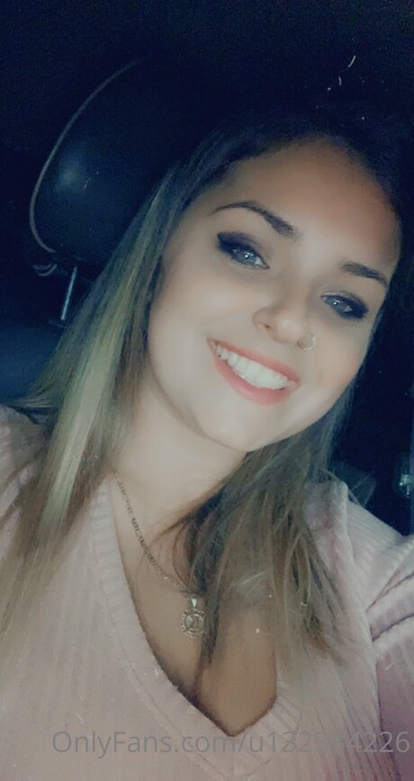 U132384226 美しいモデル 画像