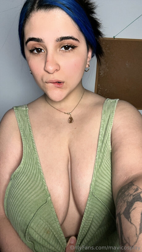 ぽっちゃりブロンドのオンリーファンズ ホットセックス 画像