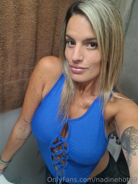 Nadinehot89 ポルノスター セクシー 写真