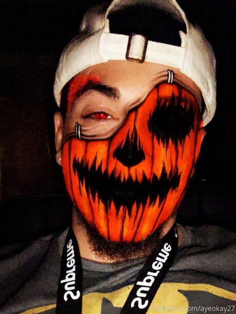 Ayeokay27 セクシーモデル 画像