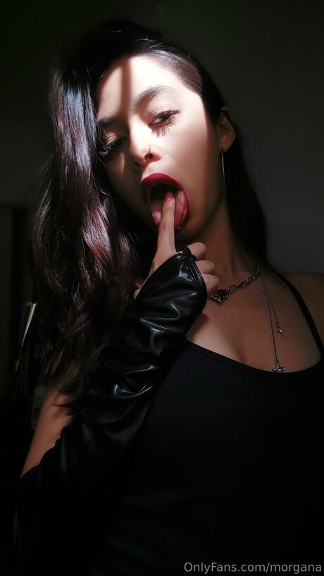 Morgana エロティックなモデル 写真