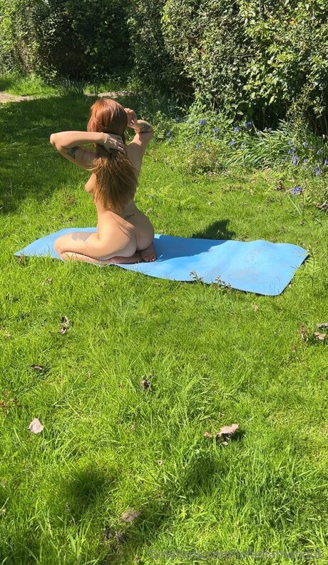 乳首 オンリーファンズ 無料セクシー 写真