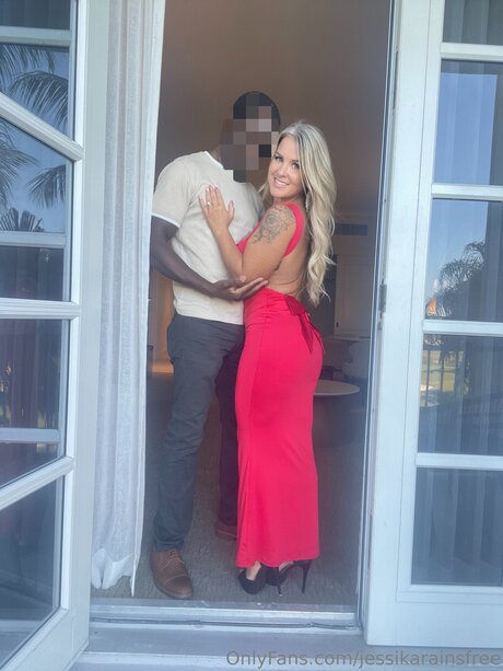 熟女のおっぱいオンリーファンズ えろ 画像