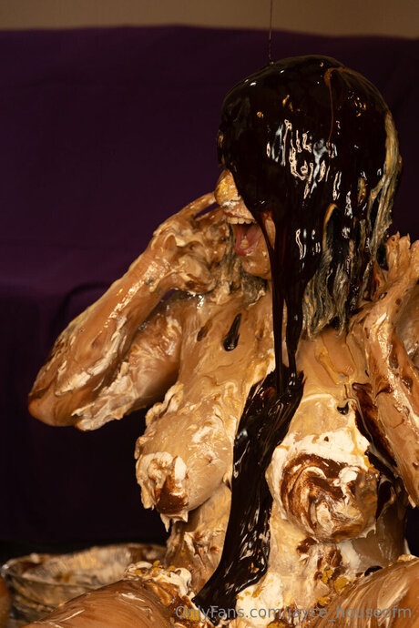 タトゥーオンリーファン 無料 アーカイブ