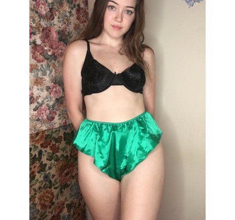 Tori Eaglestone セックスモデル 画像