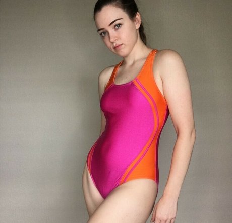 中出し 主観 オンリーファンズ アートポルノ 写真