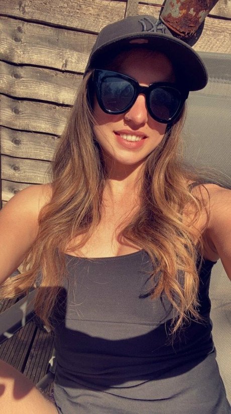 asmrマッサージオンリーファンズ 可愛い 写真