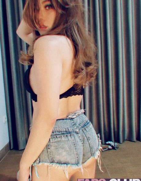 Flo The Bunny セクシーなスター 画像