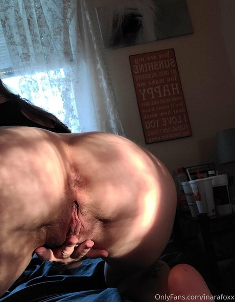 スキニーモデルオンリーファンズ セクシー裸 写真