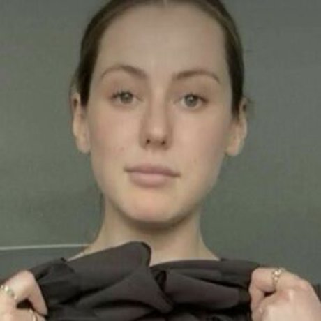 caroline calloway ポルノスター トップ 写真