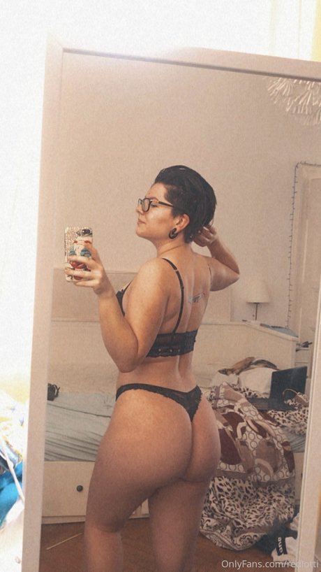 Lotti N アートモデル 写真