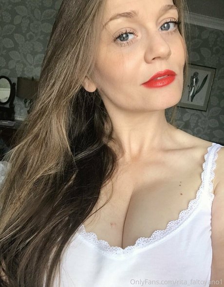 フィットネスプッシーオンリーファンズ アート裸 写真