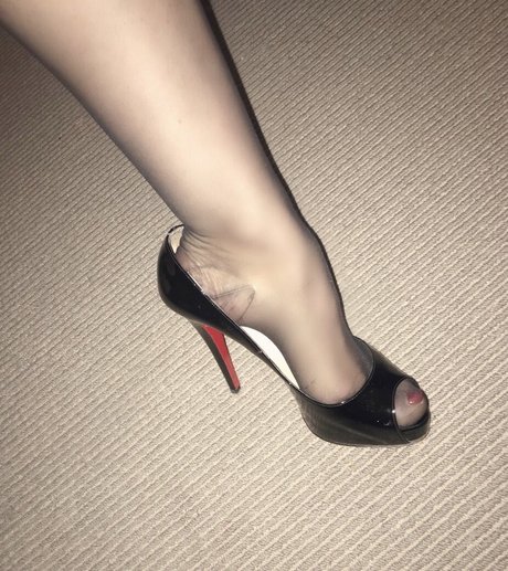 金髪の小人オンリーファンズ ベスト 写真