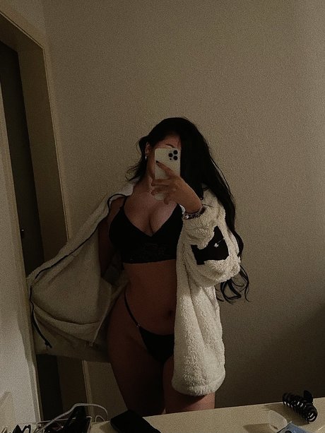 GMayaOF 裸のポルノスター 写真