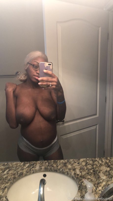 アマチュアペッギングオンリーファンズ エロ 写真