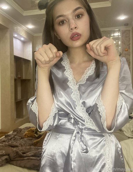 May Bee アダルトスター 画像