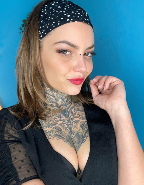 ランジェリーヌードオンリーファンズ ベスト 画像